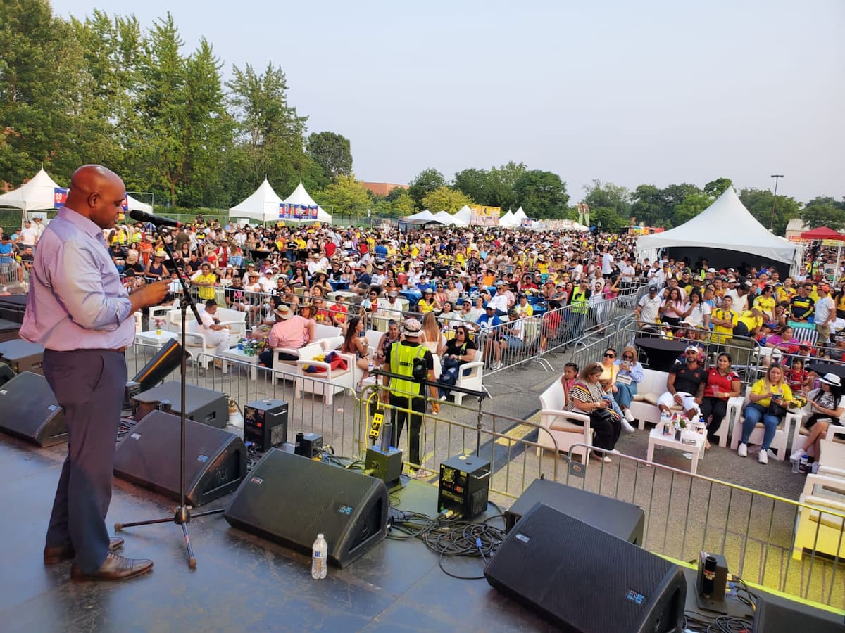 Más de 12.000 personas en Chicago se reunieron para el Gran Festival Colombiano