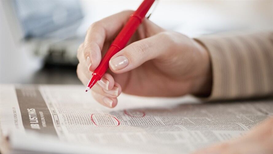 Para volver a los niveles de empleabilidad que se registraron para el 2019 antes de que llegara la pandemia a Colombia, aún faltan por recuperar unos 375.000 puestos de trabajos. Foto: Getty Images / TETRA IMAGES