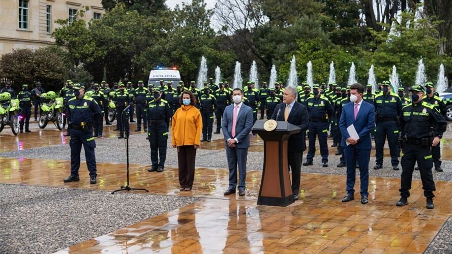 El presidente Iván Duque anunció que el director de Derechos Humanos de la Policía Nacional será el coronel en retiro, Luis Alfonso Novoa. Foto: Presidencia de la República