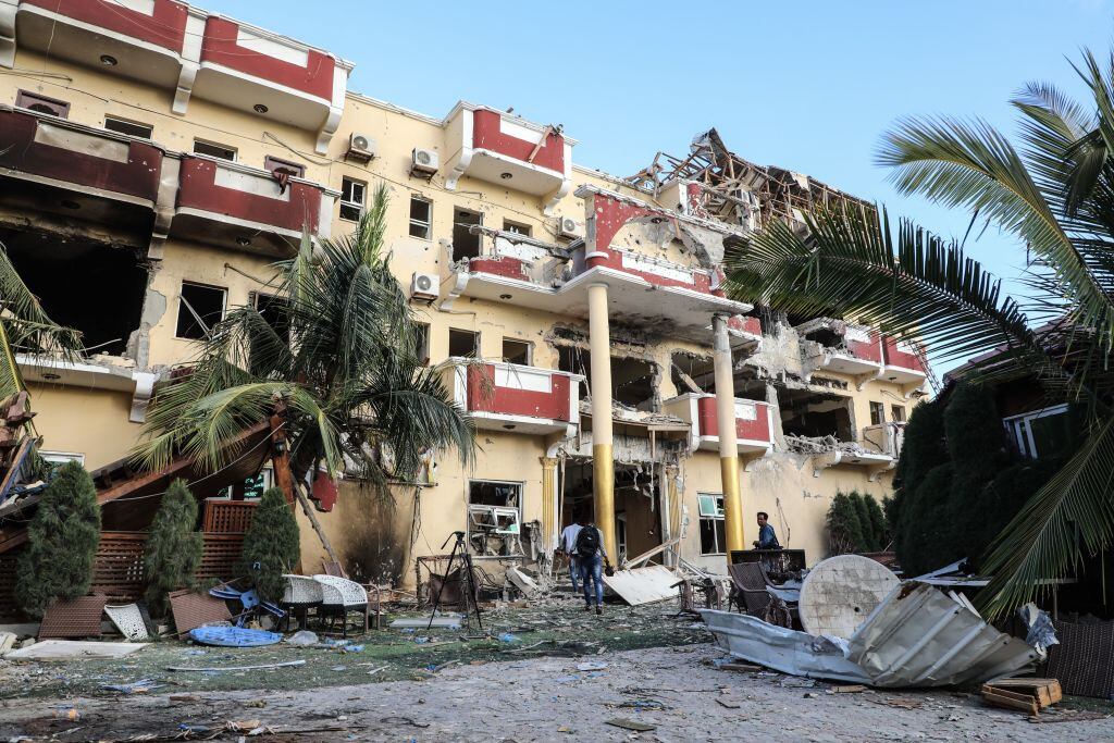 Ataque de Al Shabab a un hotel de Mogadiscio. Foto: Getty Images.