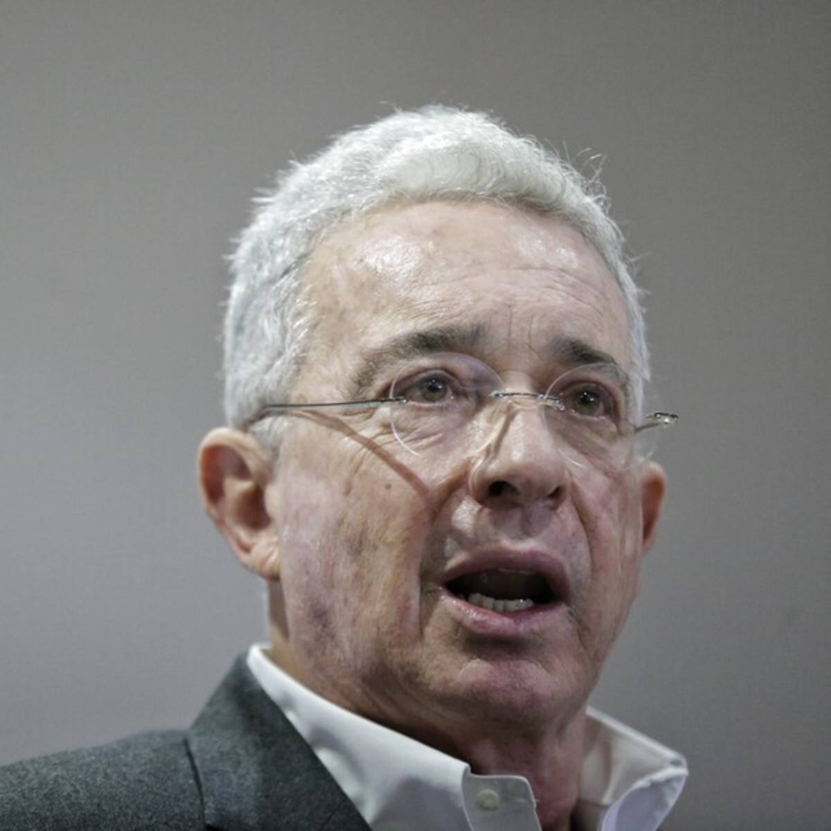 Caso Álvaro Uribe: un juez decidirá el futuro del proceso por soborno a testigos