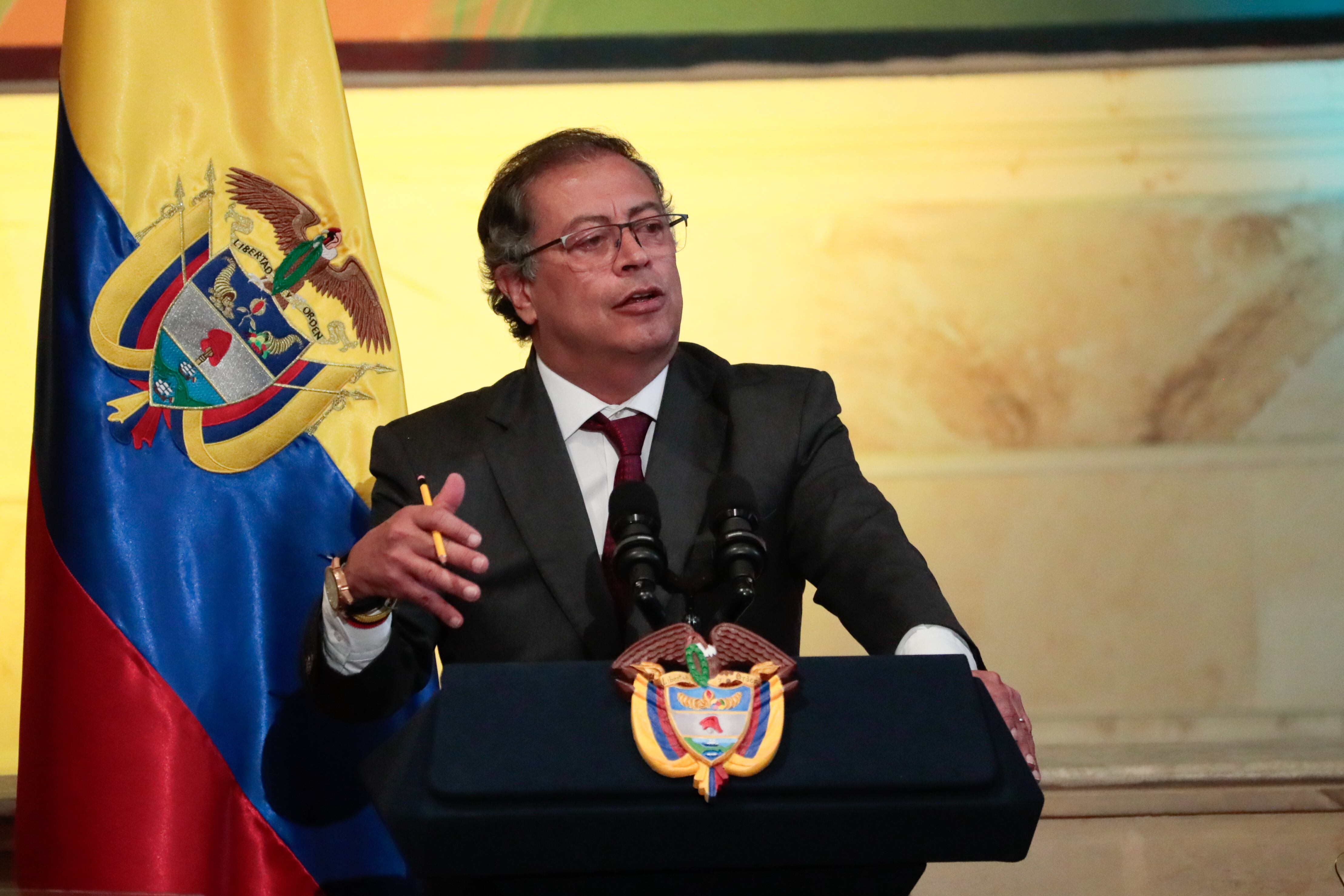 El presidente de Colombia, Gustavo Petro, hace su intervención durante la instalación de las sesiones ordinarias del Congreso. EFE/Carlos Ortega