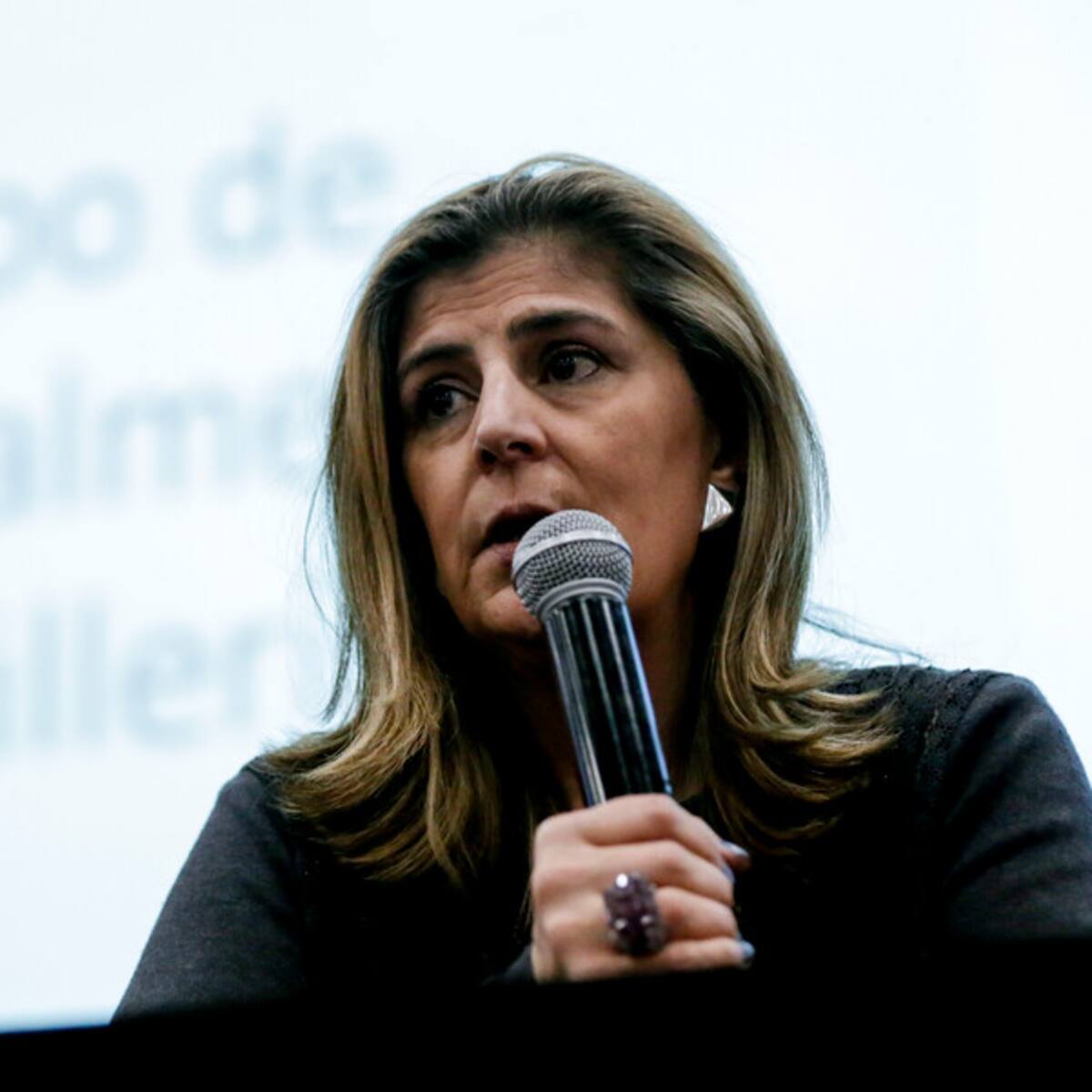 Laura Gil sale del Ministerio de Relaciones Exteriores