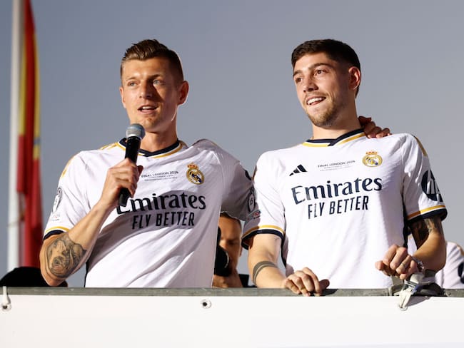 Toni Kroos y Federico Valverde. I Foto: Helios de la Rubia/Real Madrid via Getty Images.