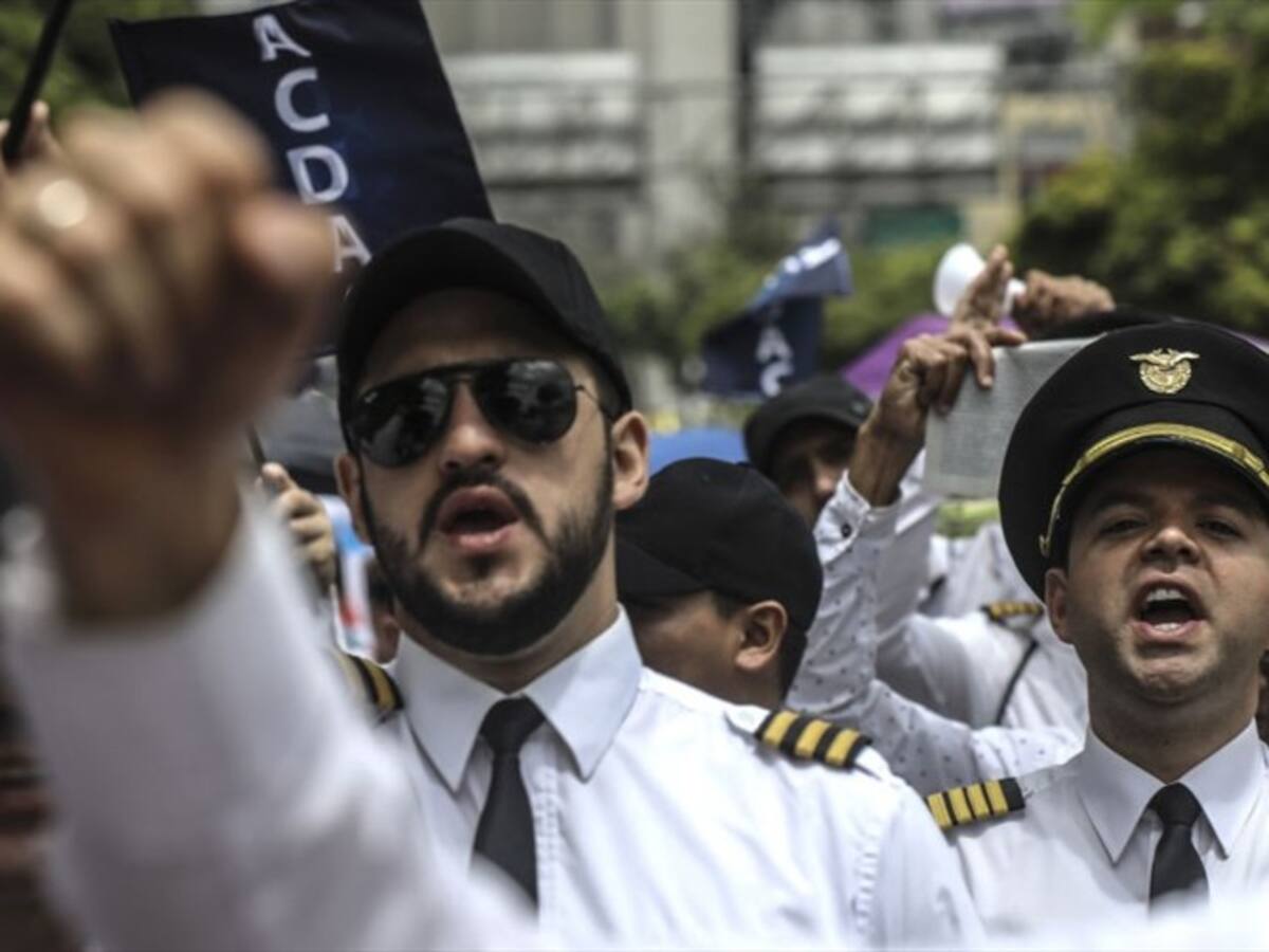 Primera jornada de procesos disciplinarios en Avianca dejó 20 pilotos despedidos de Acdac