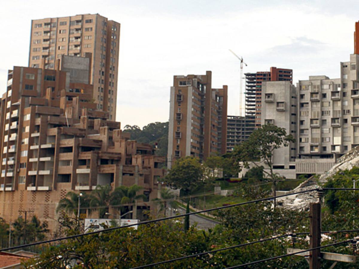 Afectados de Continental Towers en Medellín deberán pagar vigilancia en el predio