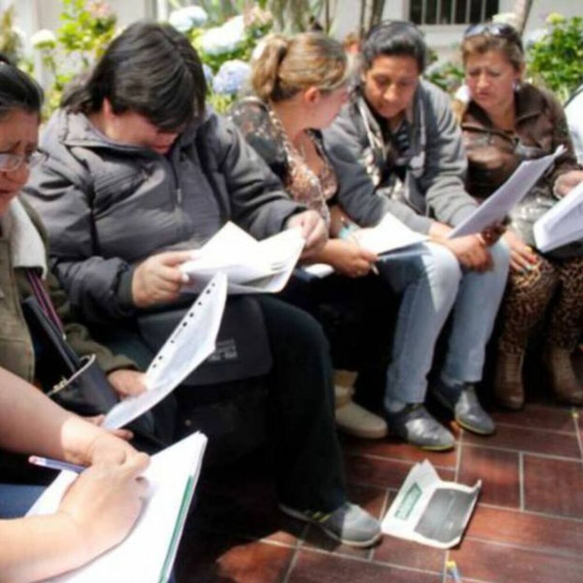 Gobierno aumentará subsidios de ex madres comunitarias del país