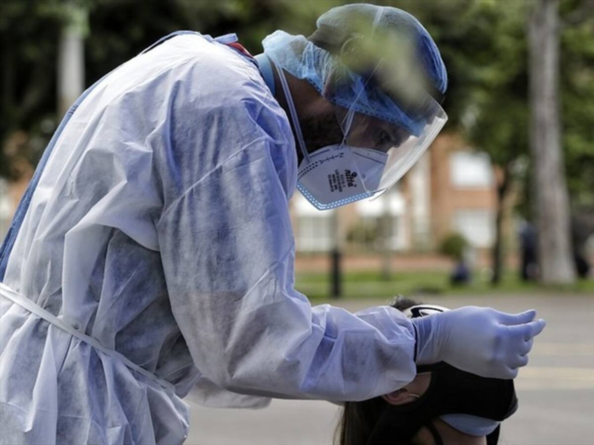 Colombia sigue reportando una disminución en cifra de fallecidos por COVID-19