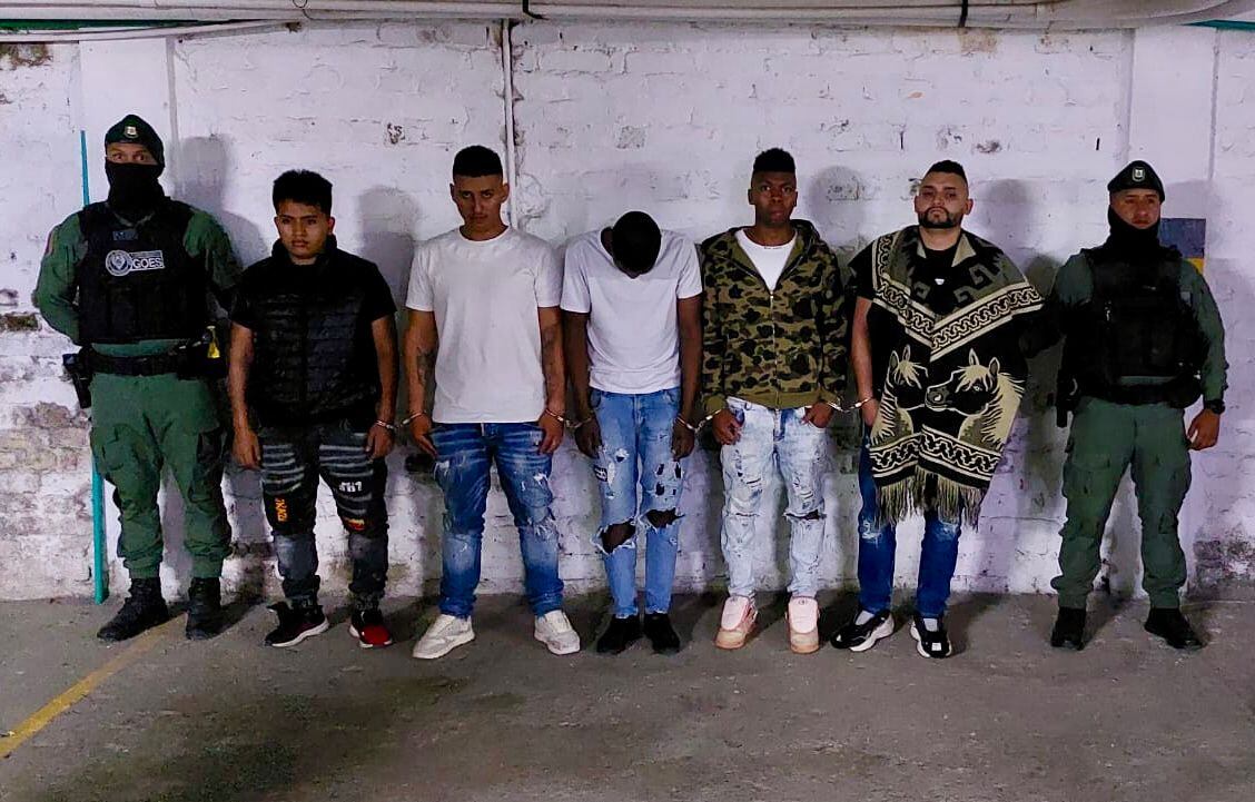 Los implicados se movilizaban en un vehículo tipo montero en una de las vías de la vereda de Torres, donde fueron capturados. Crédito: Policía de Popayán.