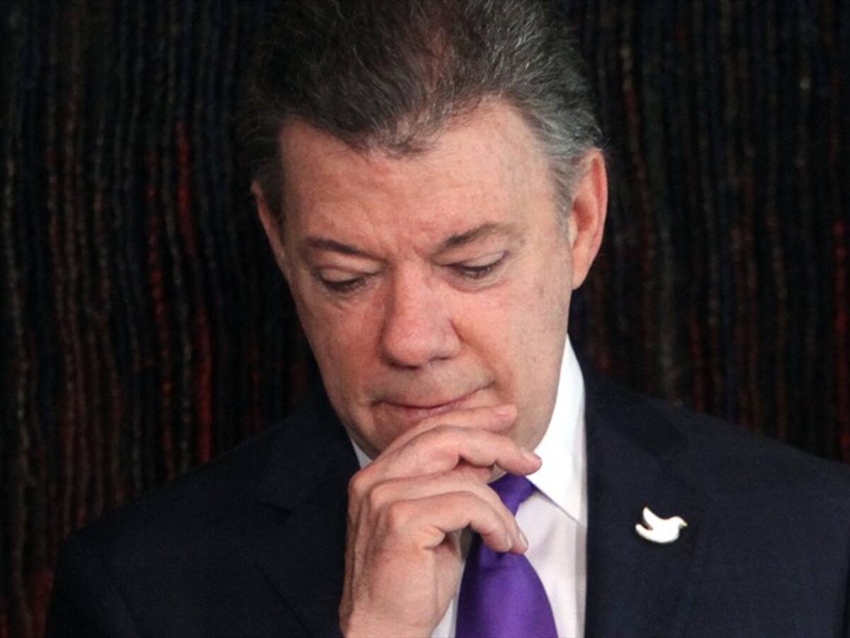 Claro que hay razones para investigar a Santos: Ferro