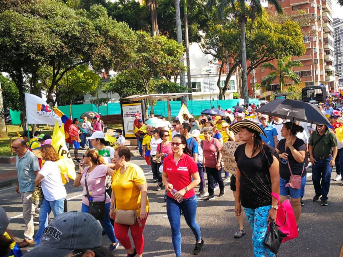 Docentes, en paro en Santander durante el 18 y 19 de abril