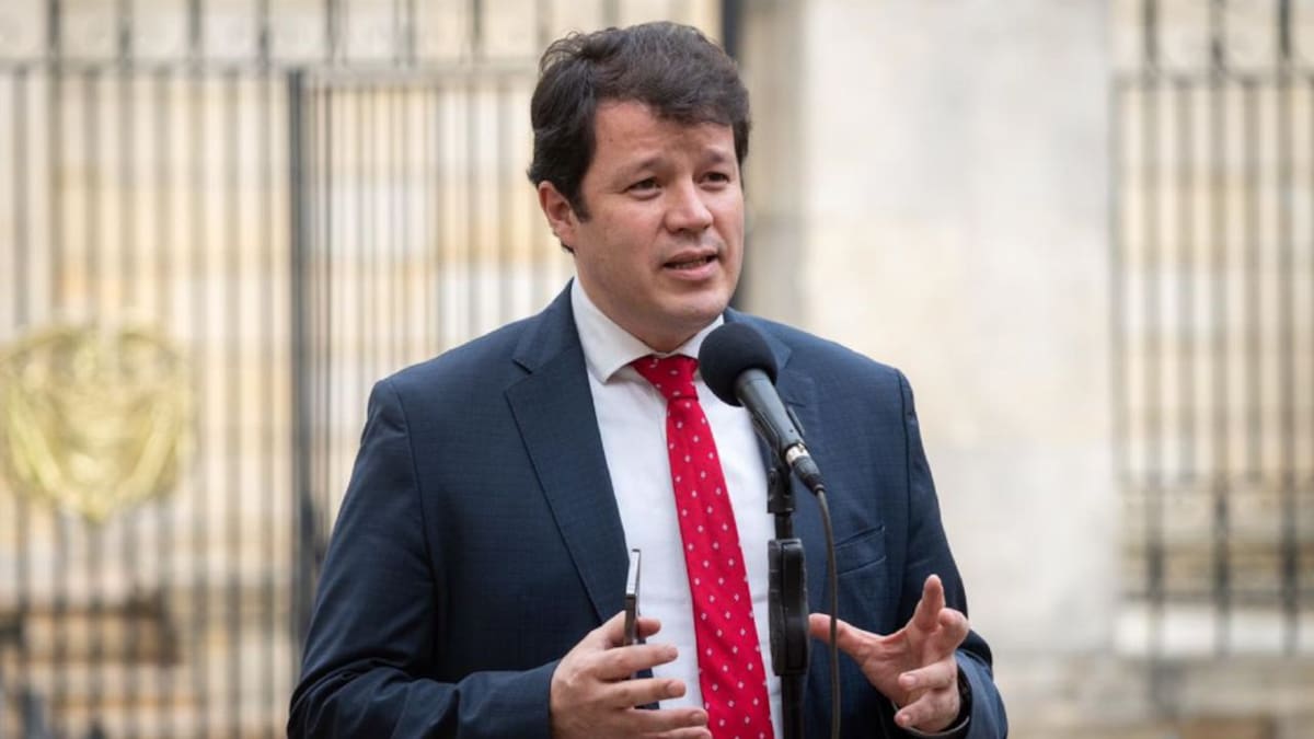 Fiscalía debe investigar, hay que desmentir especulaciones: Víctor Muñoz sobre Pegasus