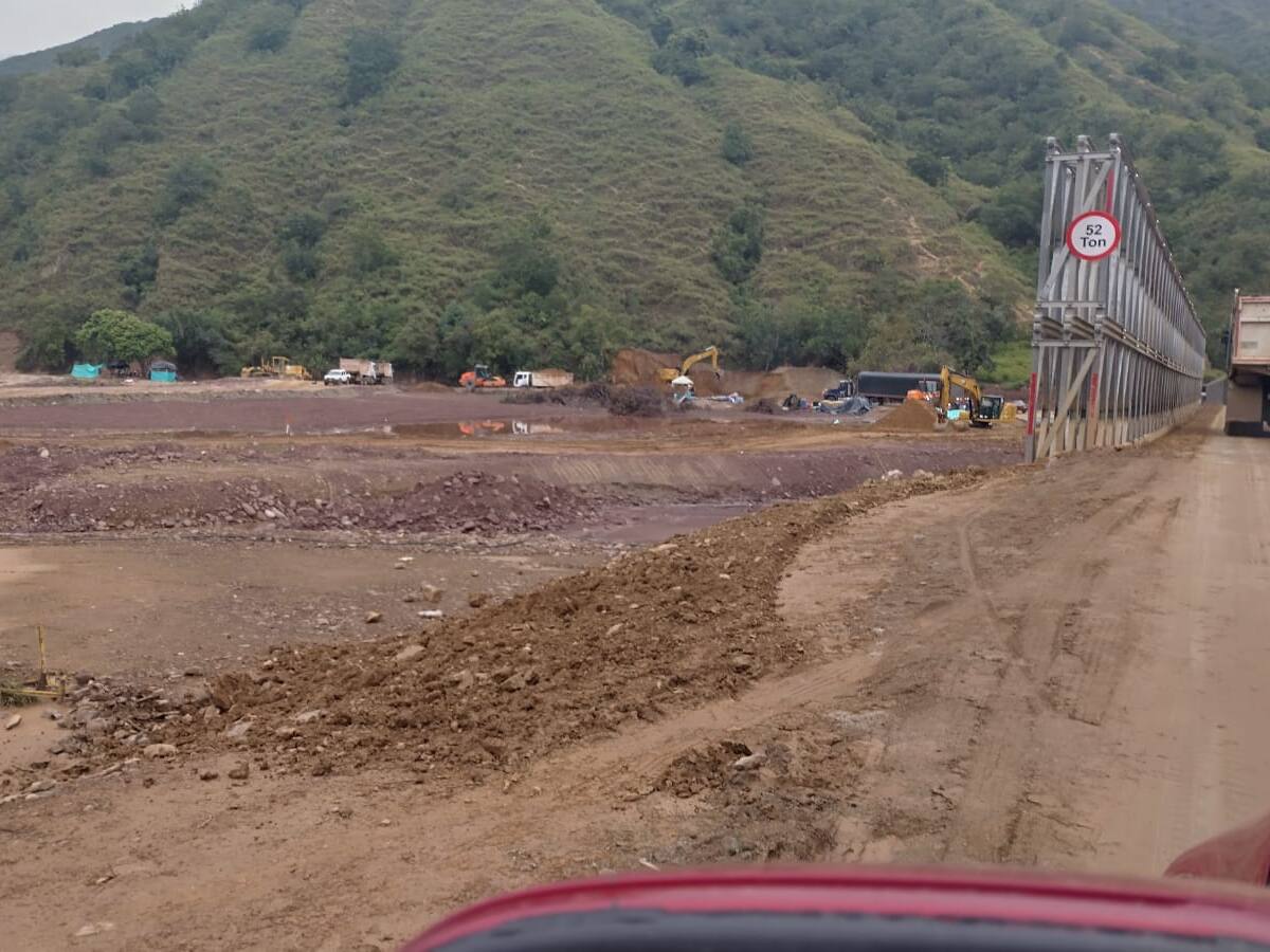 Familias damnificadas de El Tarrita bloquean la vía nacional Cúcuta - Ocaña