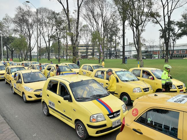 Gremio de taxistas junio 2023.Foto: GUILLERMO LEGARIA/AFP via Getty Images.