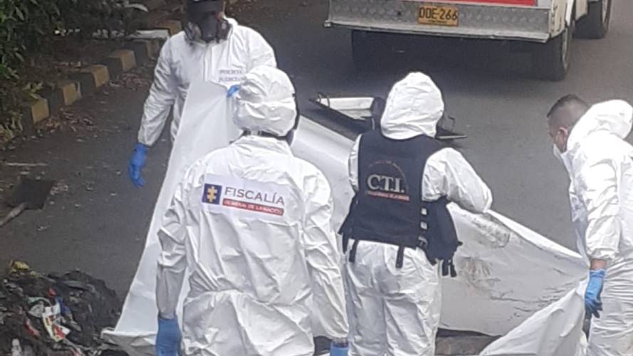 Empleados estaban realizando labores de mantenimiento cuando se percataron de la presencia del cadáver. Foto: Cortesía.