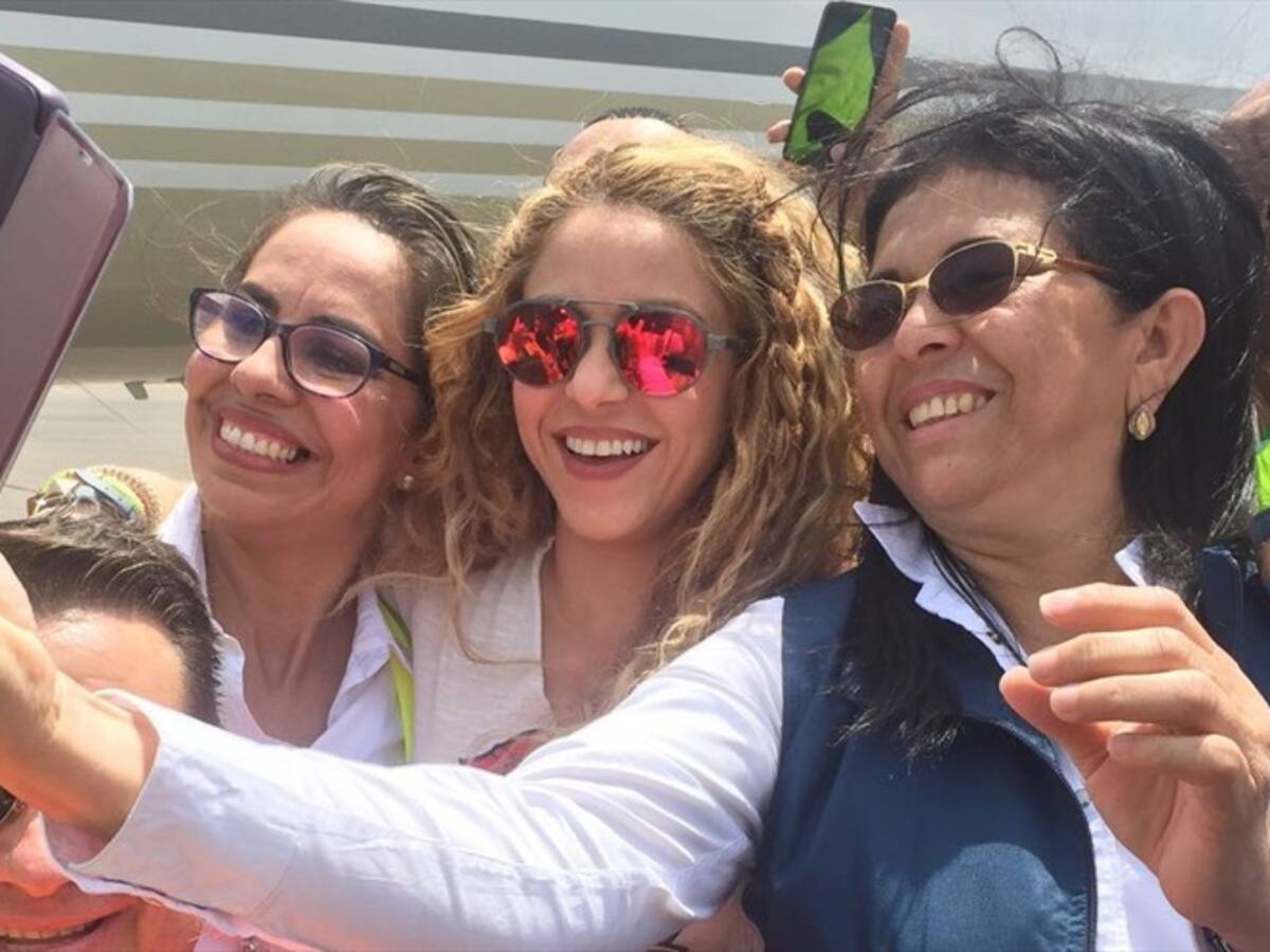 Por fallas en el avión Shakira no pudo salir de Barranquilla