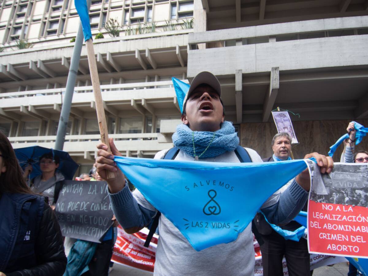 Congresistas radicaron referendo para garantizar el derecho a la vida desde la concepción