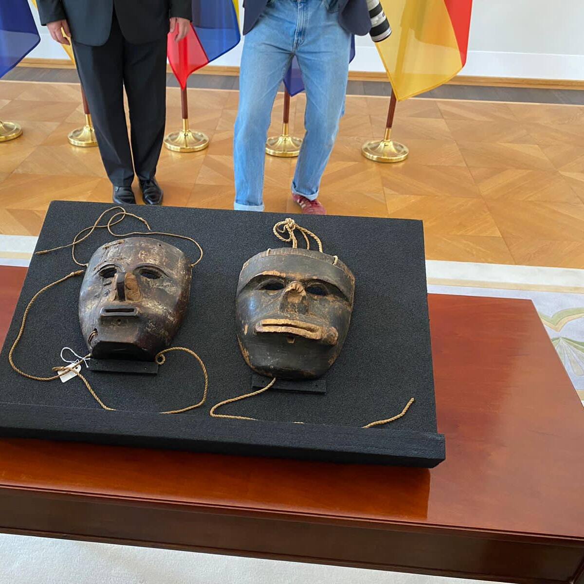 Alemania restituye a Colombia dos máscaras sagradas del pueblo kogui