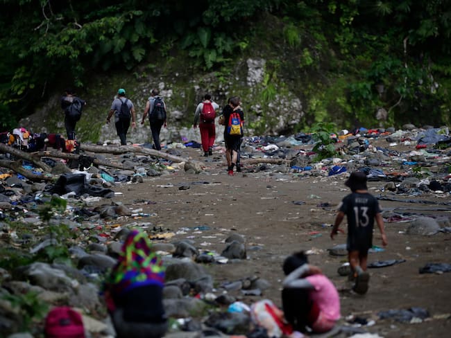 Migrantes en El Darién. Foto: EFE/ Bienvenido Velasco
