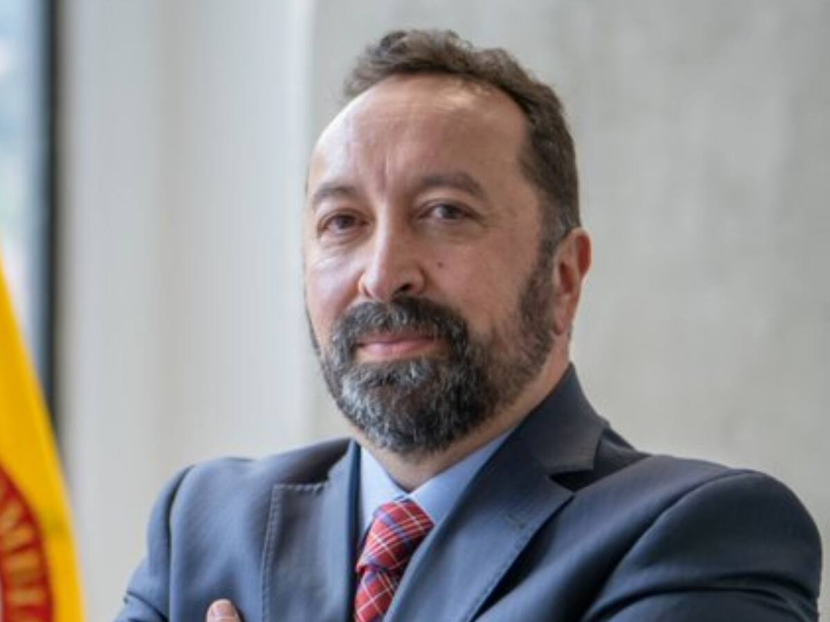 Javier Gutiérrez Afanador asumió como nuevo comisionado de la CRC