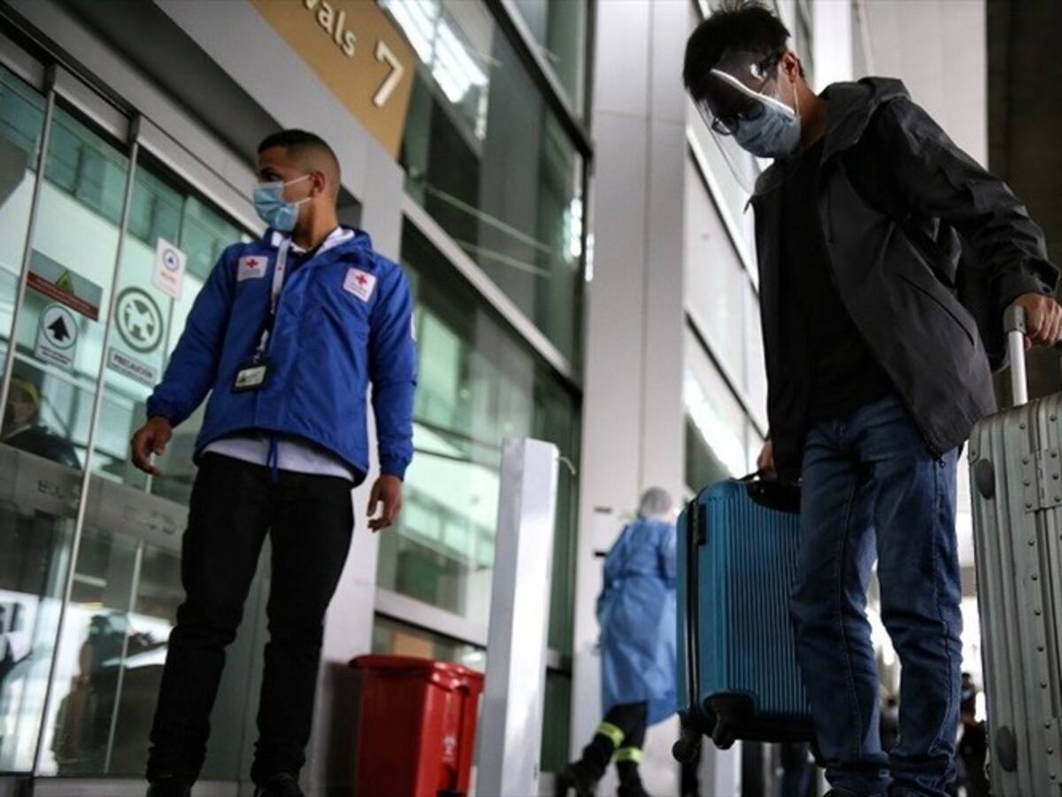 Migración habría negado la entrada al país de pasajero con prueba PCR admitida en EE.UU.