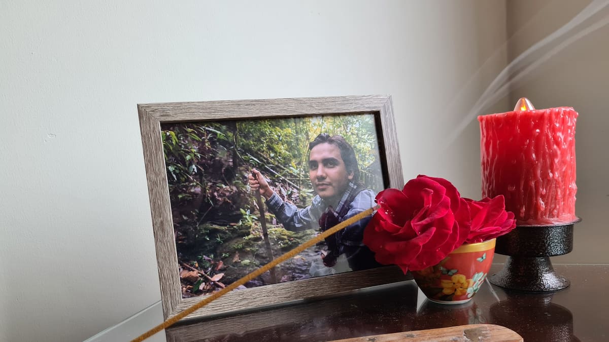 Hay algo oculto y oscuro detrás de su desaparición: mamá de Andrés Camilo Peláez