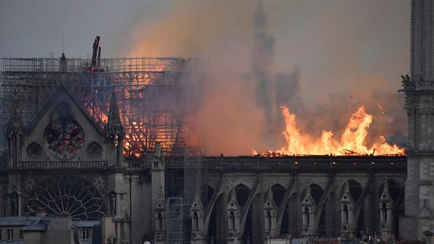 Merkel: Notre Dame es "un símbolo de Francia y de nuestra cultura europea". Foto: Agencia EFE