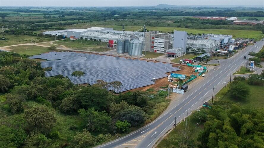 El complejo cuenta con en un área de 22.000 metros cuadrados y producirá más de 2.7 millones de kWh/año de energía. Foto: CEO