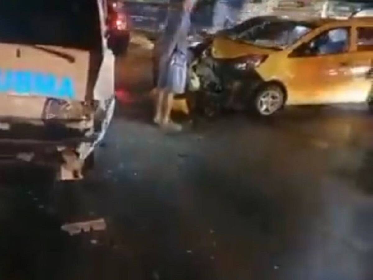 Vuelve y juega: Ambulancias en Cali protagonizan dos accidentes de tránsito