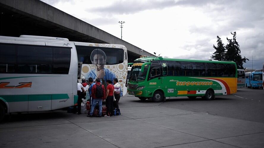 El ente de control y vigilancia confirmó que no se realizarán los contratos de temporada alta, entre pasajeros y empresas de transporte especial, durante semana santa. Foto: Colprensa