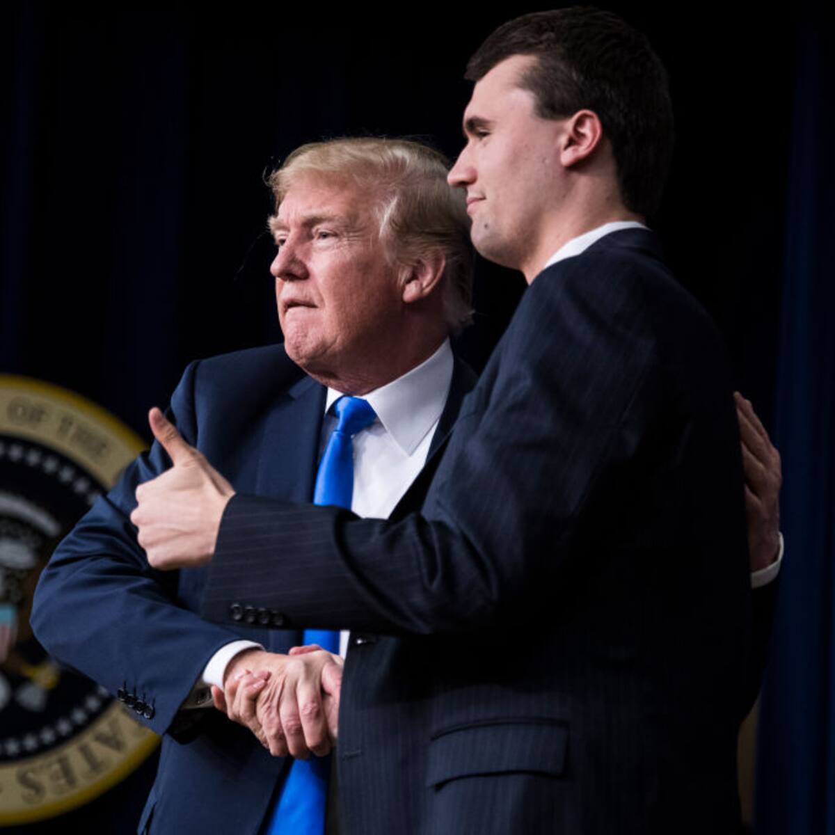 Trump honró a Charlie Kirk calificándolo como uno de “los más grandes patriotas” de EE.UU.