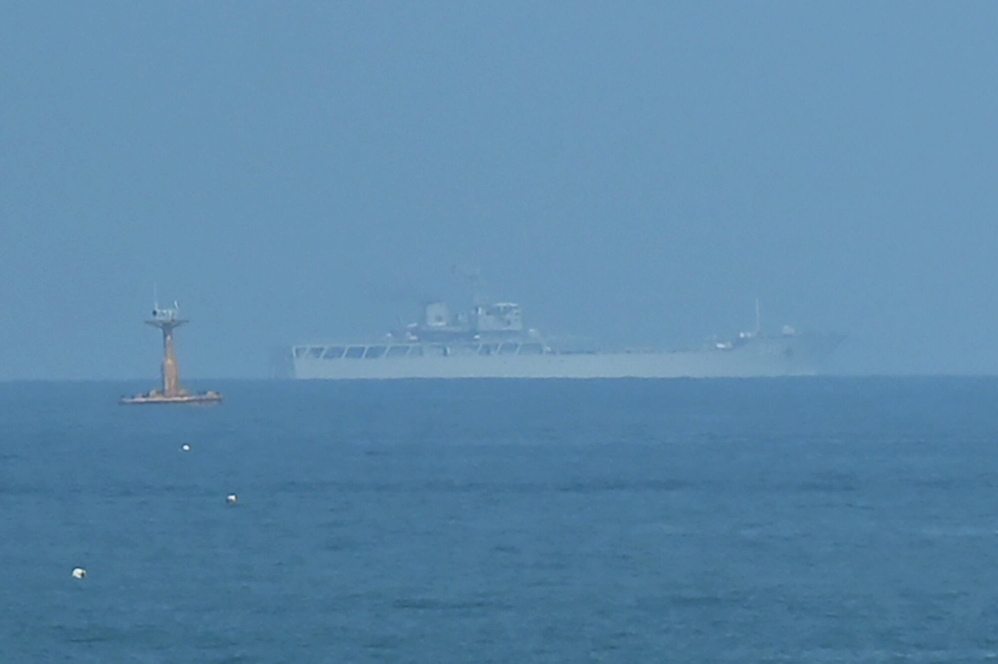 Buque chino. (Photo by GREG BAKER/AFP via Getty Images)