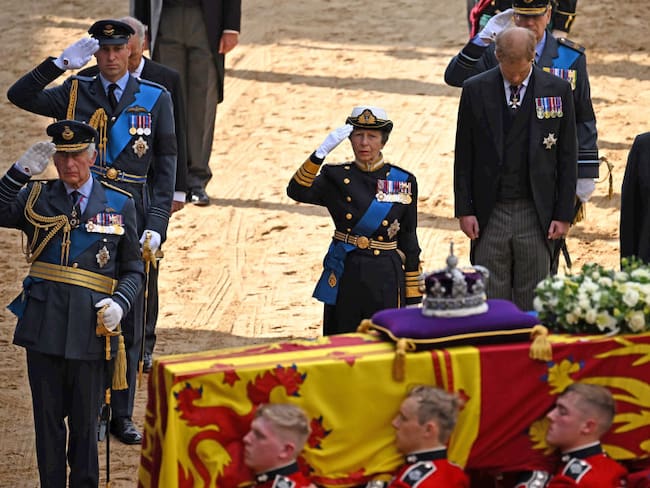 Isabel II: Carlos III y sus hermanos velaron el féretro de su madre. (Photo by Ben Stansall - WPA Pool/Getty Images)