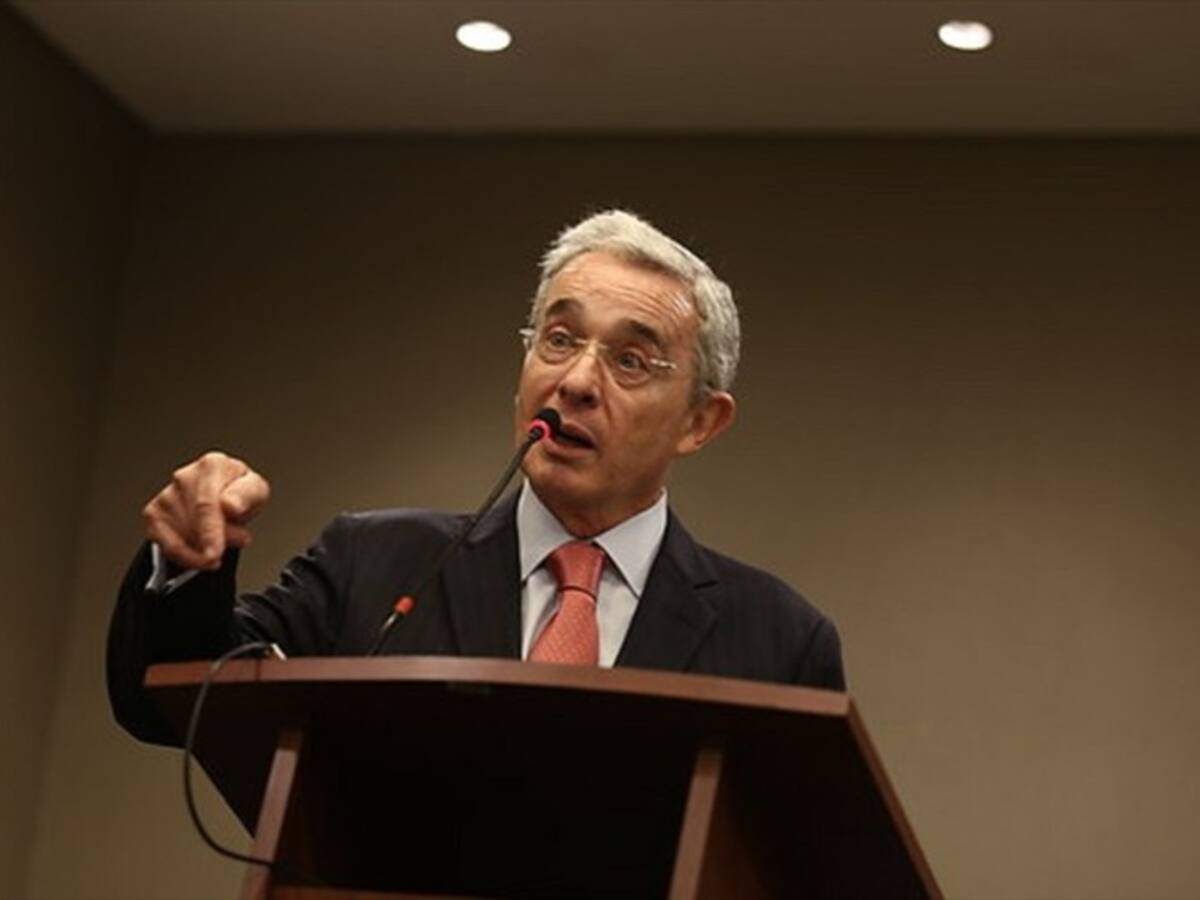 Uribe califica versiones sobre supuesto abuso sexual como "burdo ataque político"