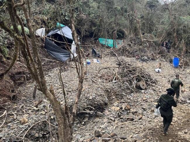Mina desmantelada en Parque Nacional Farallones. Foto: Policía