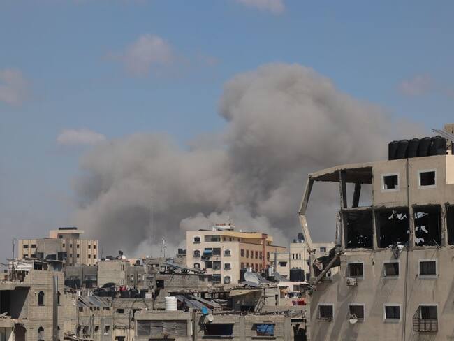 Bombardeo de Israel en Gaza. (Photo by Omar El Qattaa/Anadolu via Getty Images)