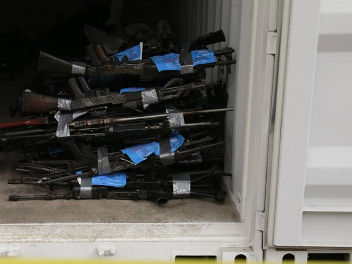 Casi 75.000 exmiembros de grupos ilegales se han desarmado en últimos 18 años: Gobierno