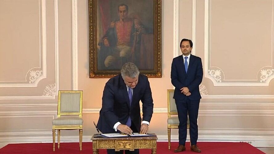 Entran en vigencia leyes que regulan uso del plomo y promueven energías renovables. Foto: Cortesía: Presidencia