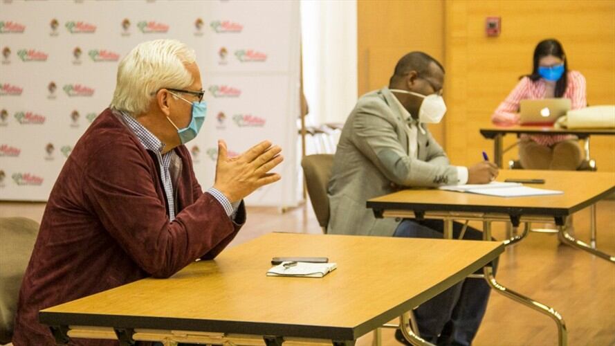 El alcalde de Popayán y el gobernador del Cauca se reunieron para acordar estrategias que permitan afrontar el crecimiento de las cifras del virus . Foto: Alcaldía de Popayán