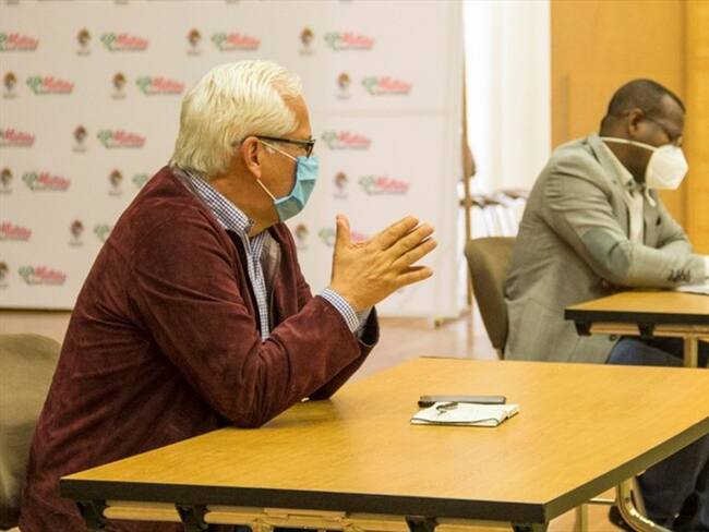 El alcalde de Popayán y el gobernador del Cauca se reunieron para acordar estrategias que permitan afrontar el crecimiento de las cifras del virus . Foto: Alcaldía de Popayán