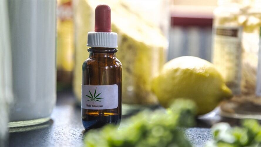 Víctor Muñoz entregó detalles del decreto que firmará el presidente Iván Duque para el acceso seguro e informado al uso del cannabis. Foto: Getty Images / DAVID TROOD