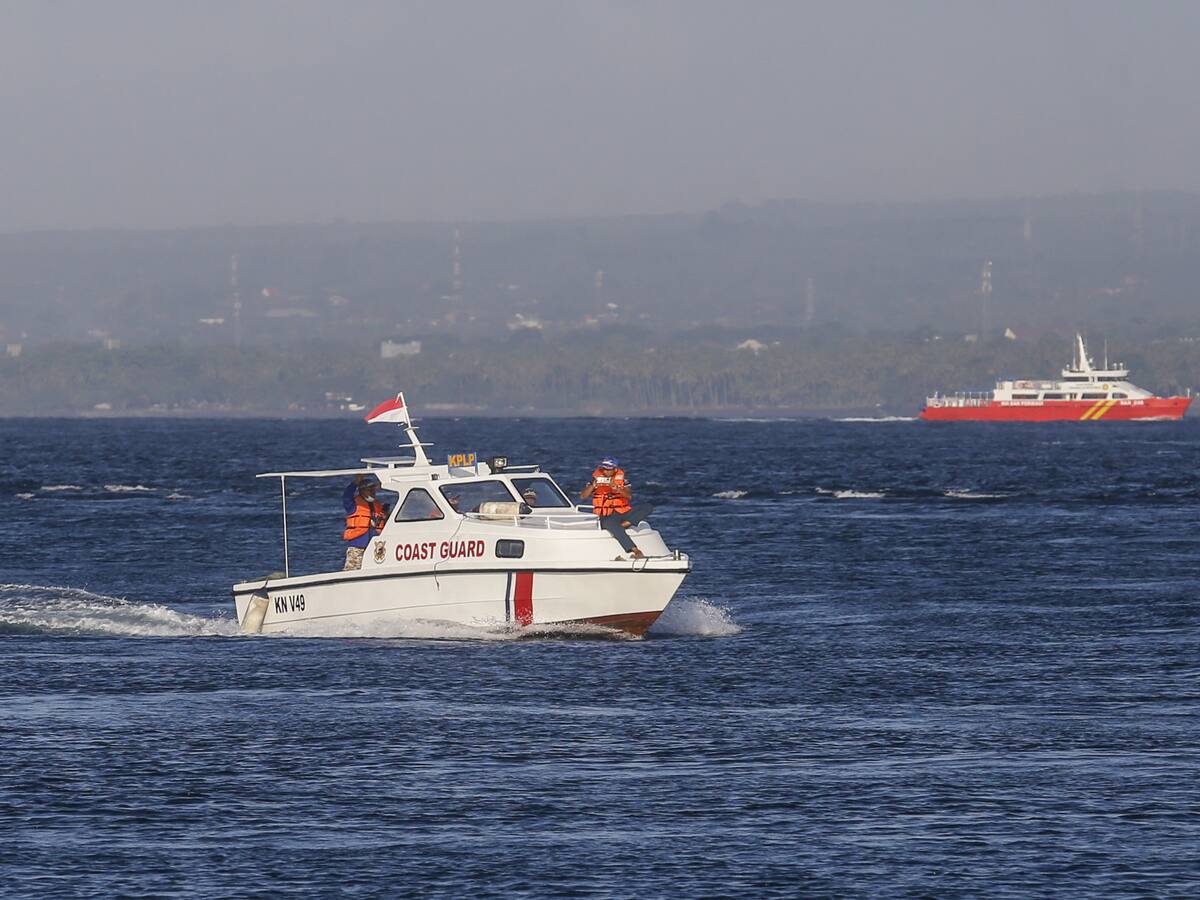 61 desaparecidos dejó el hundimiento de un barco cerca de la turística isla de Bali