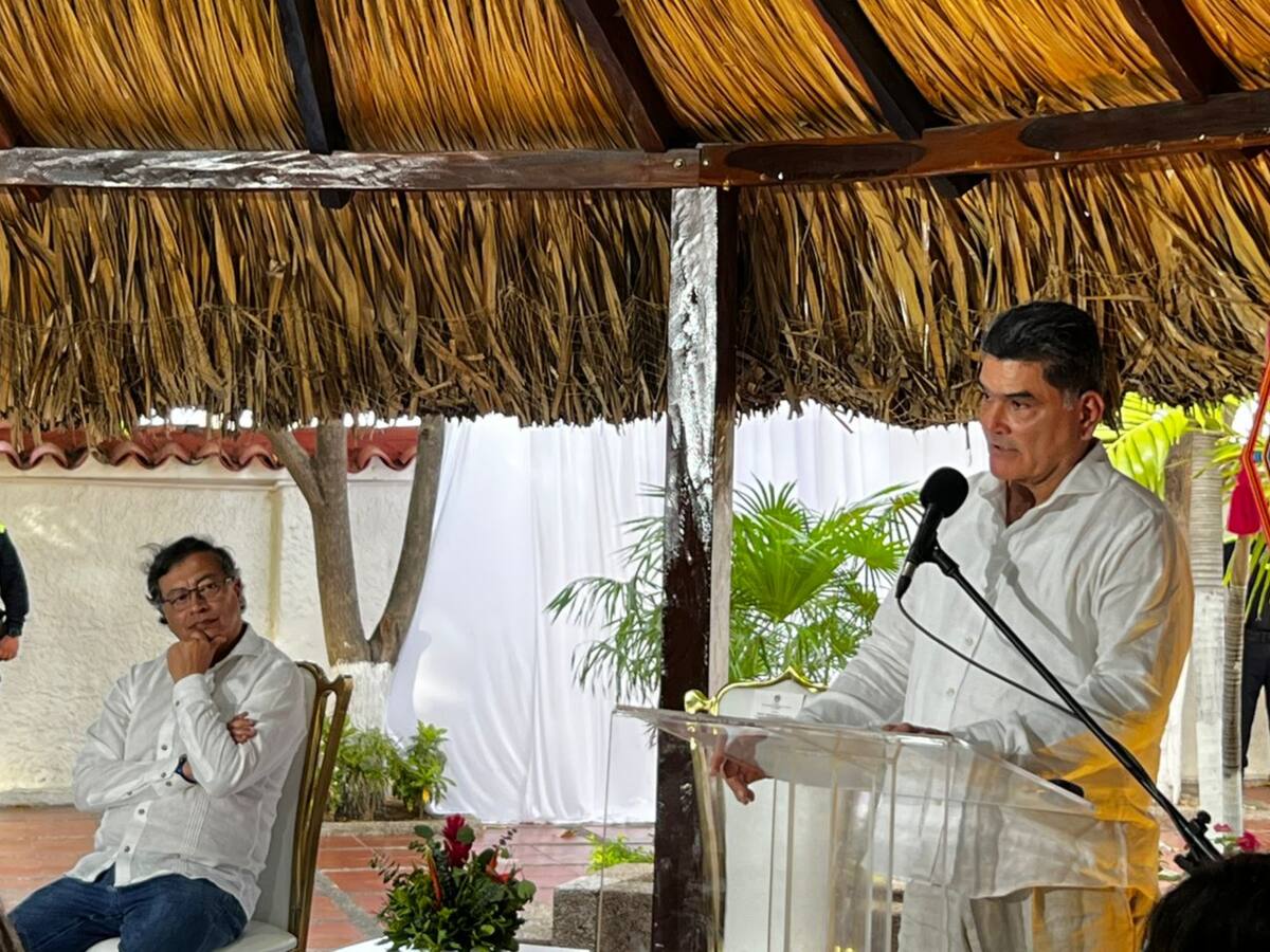 Gregorio Eljach se posesiona como procurador general en un acto simbólico en La Guajira