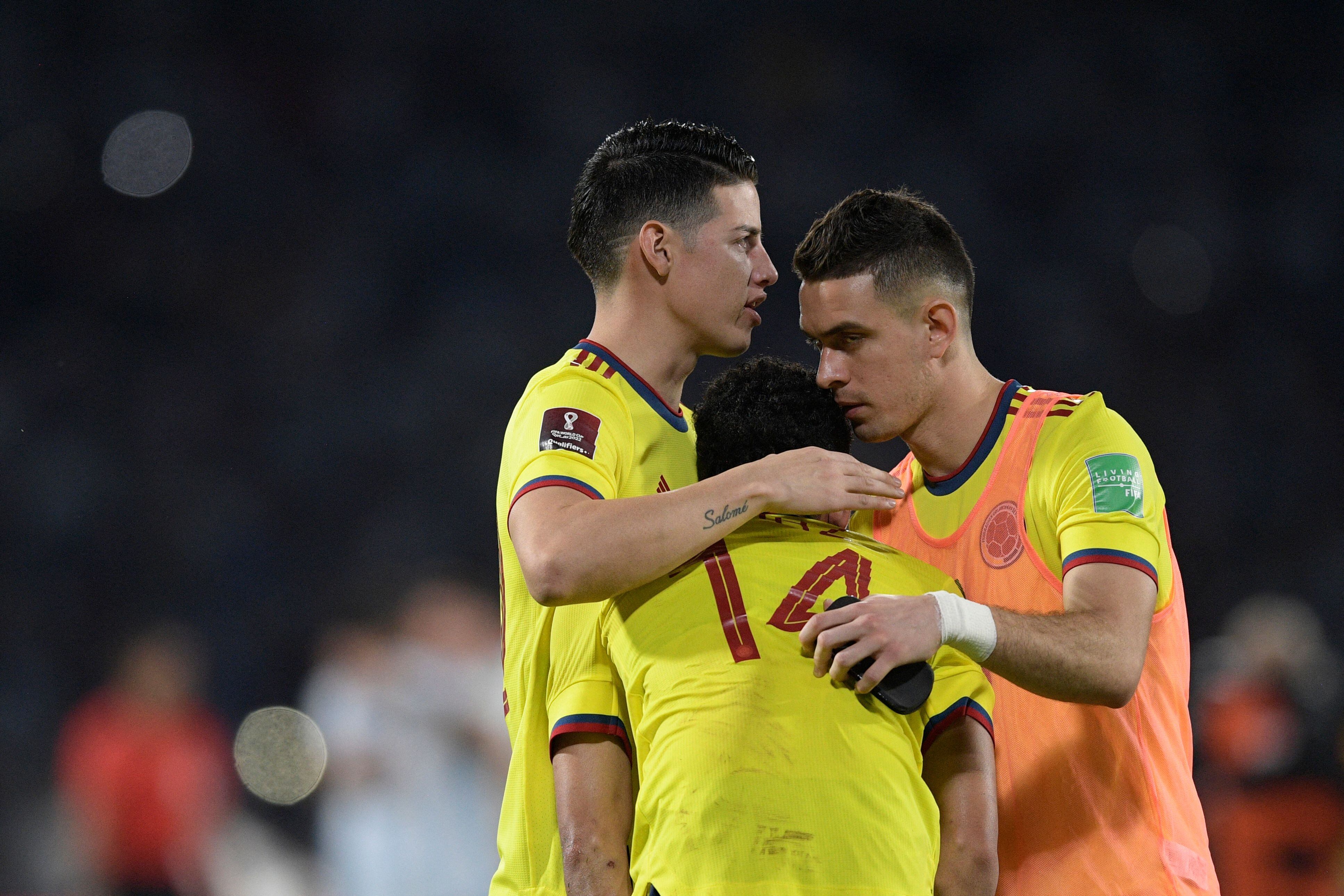 Colombia's football players react after been defeated by Argentina 1-0 in the South American qualification football match for the FIFA World Cup Qatar 2022 at the Mario Kempes Stadium in Cordoba, Argentina on February 1, 2022. (Photo by Juan Mabromata / AFP) (Photo by JUAN MABROMATA/AFP via Getty Images)