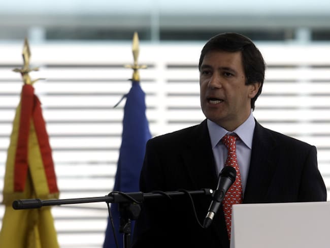 “Yo he sido víctima de que nos sembraron un laboratorio”: exembajador Fernando Sanclemente.