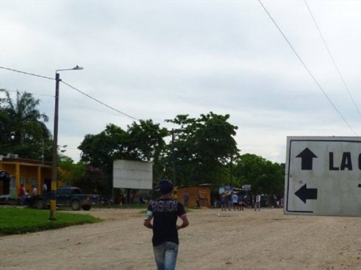 Grupo armado irrumpe y amenaza a líderes y campesinos en el Catatumbo