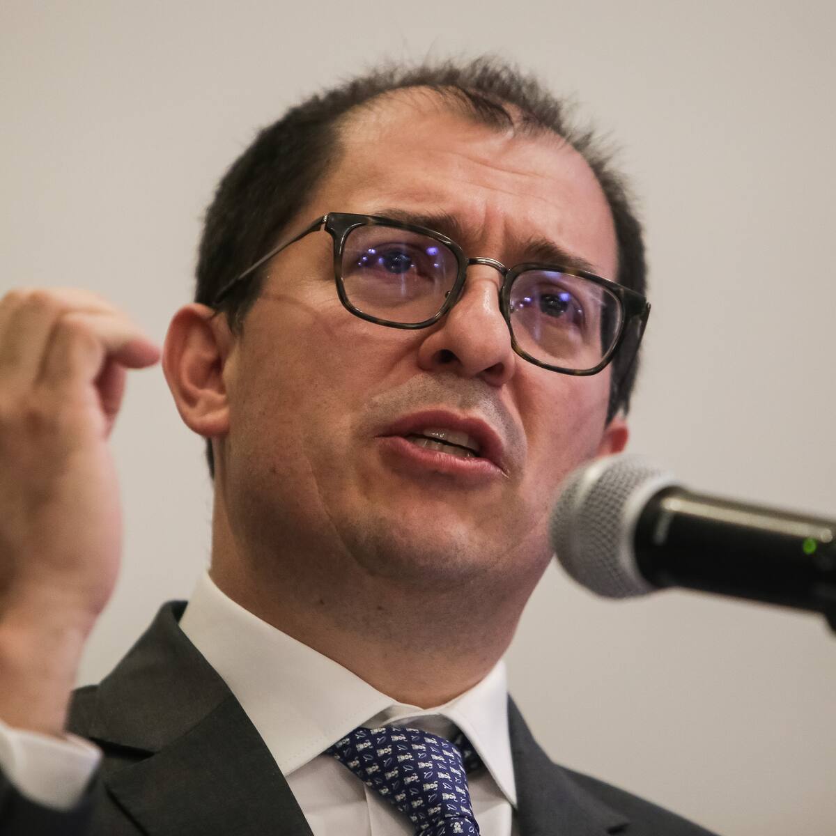 “No se puede reemplazar al Ejército por delincuentes en nombre de la paz”: fiscal Barbosa