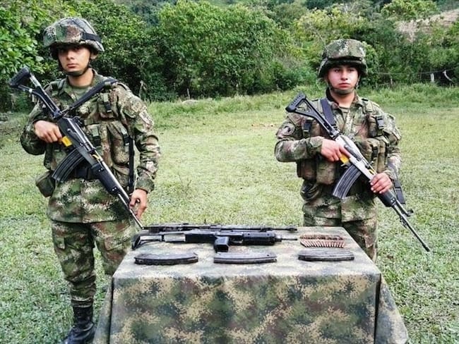 Los elementos hallados quedaron a disposición de la Fiscalía Tercera Local en Muzo, Boyacá. Foto: Primera Brigada del Ejército