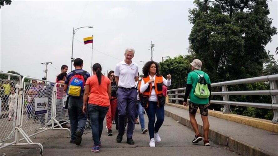 El secretario general del Consejo Noruego para Refugiados visitó Colombia. Foto: Agencia Anadolu