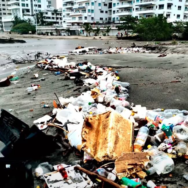 Esta es la basura arrastrada por las aguas lluvias | Foto: Guillermo